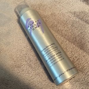 Monat Glossy Shine Mist